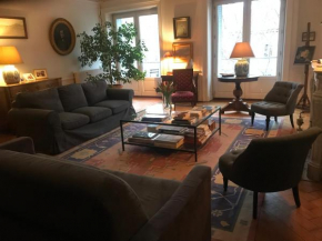 Berges du Rhône/ Chambre avec balcon